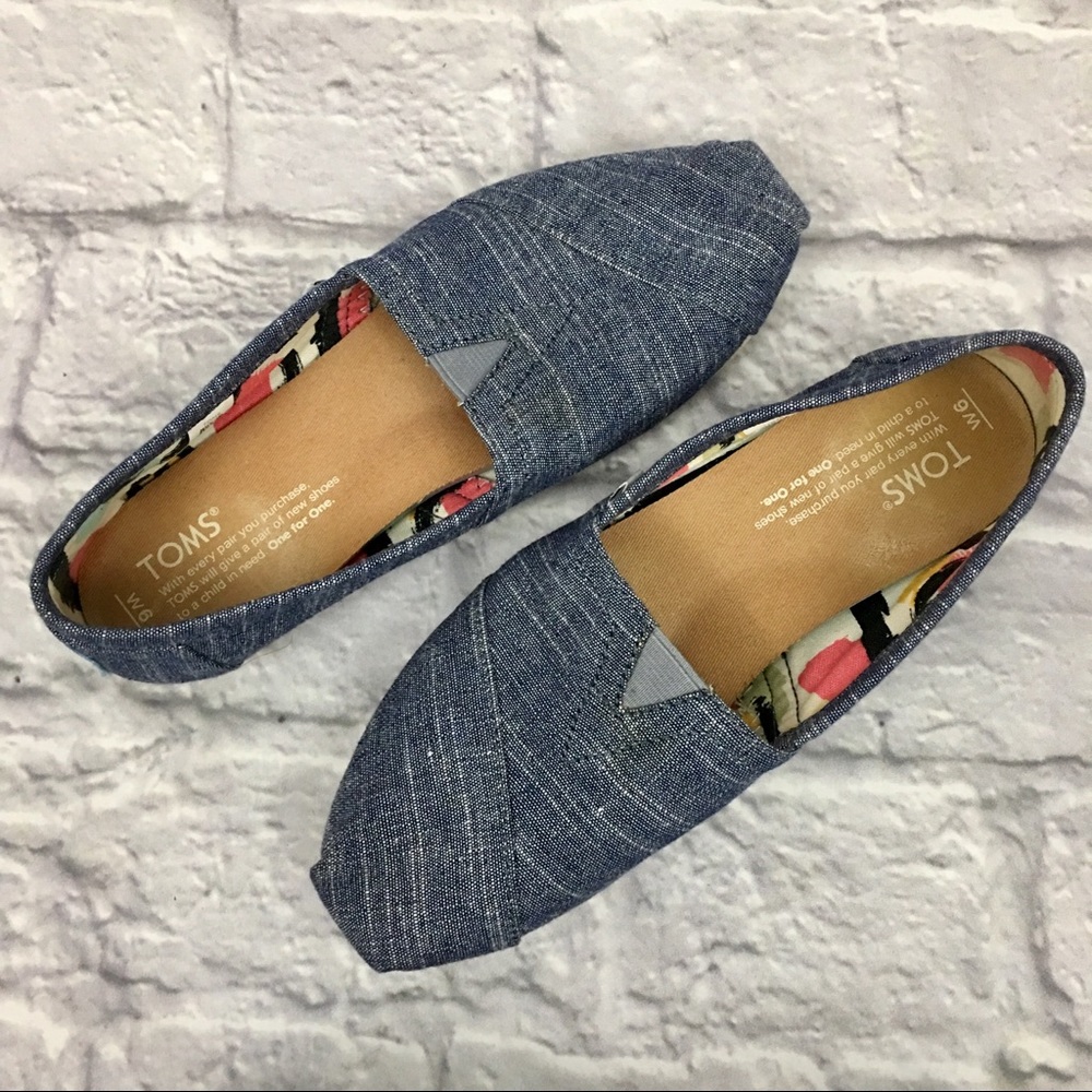 Toms Womens Blue Denim Canvas Slip On Shoes Sz 6